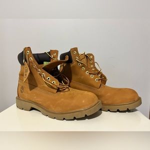 Men’s BRAND new Timberland tan boots! Outstanding!